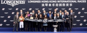 浪琴表香港盃頒獎儀式大合照。