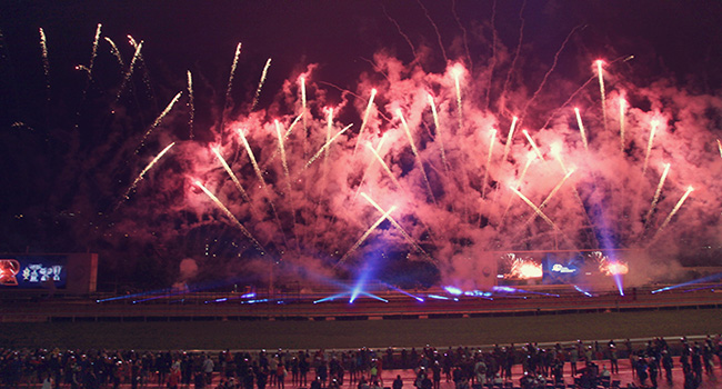 Rounding the whole day off in style after the last race is a pyrotechnic display lighting up the night sky in honour of the 2015 LONGINES HKIR champions.