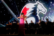 中國首屈一指的小提琴家姚珏演奏美妙樂曲。