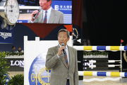 Club Chairman Dr Simon Ip thanks jockeys and equestrian riders for participating in the LONGINES Masters of Hong Kong. 